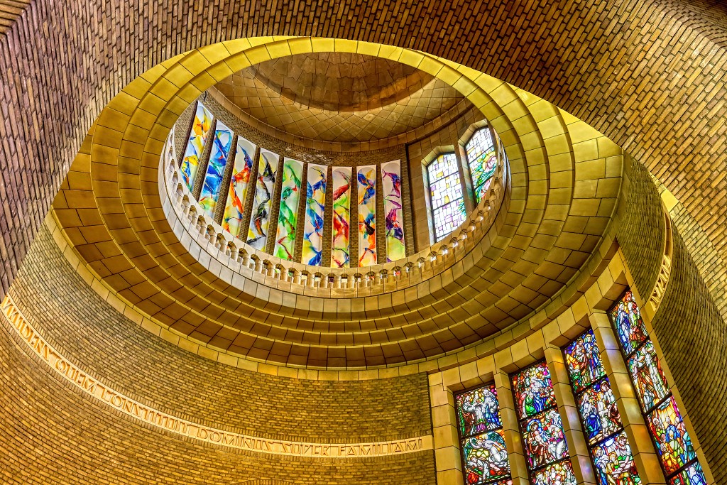HDR Abbaye Basilique Koekelberg kerk eglise kerkfotografie religie religion bedevaart rooms katholiek kathedraal pelgrimage cathedrale klooster basiliek